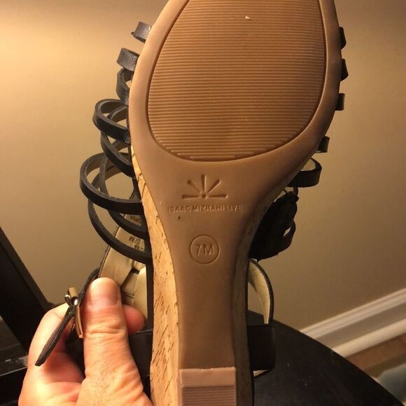 Isaac Mizrah shoe  - Picture 3 of 4